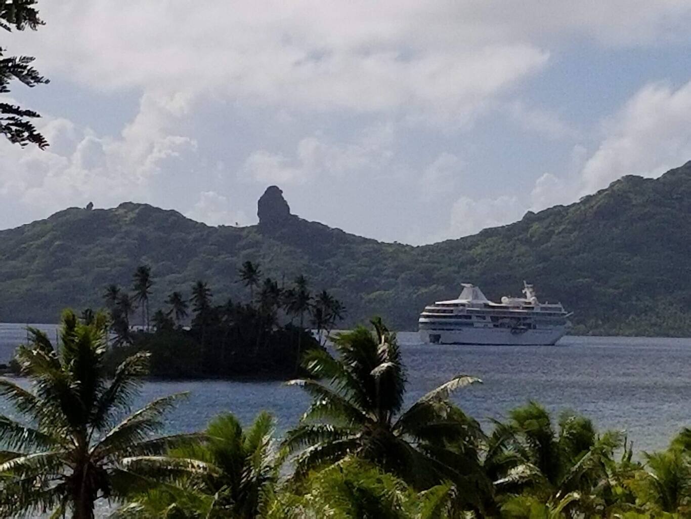 Paul Gauguin Cruises — Huahine, French Polynesia