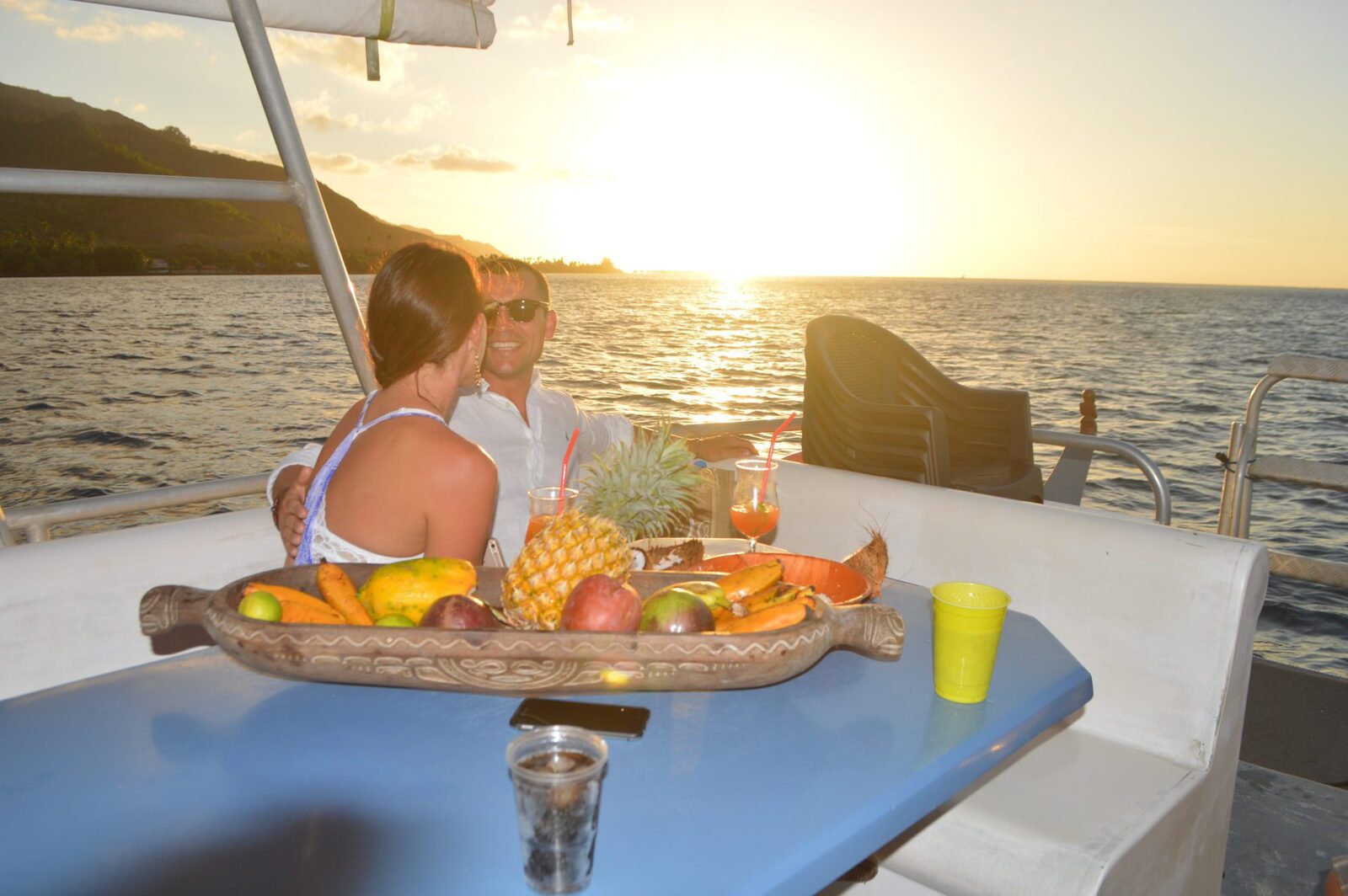 Moorea private sunset cruise dinner 04h00, French Polynesia